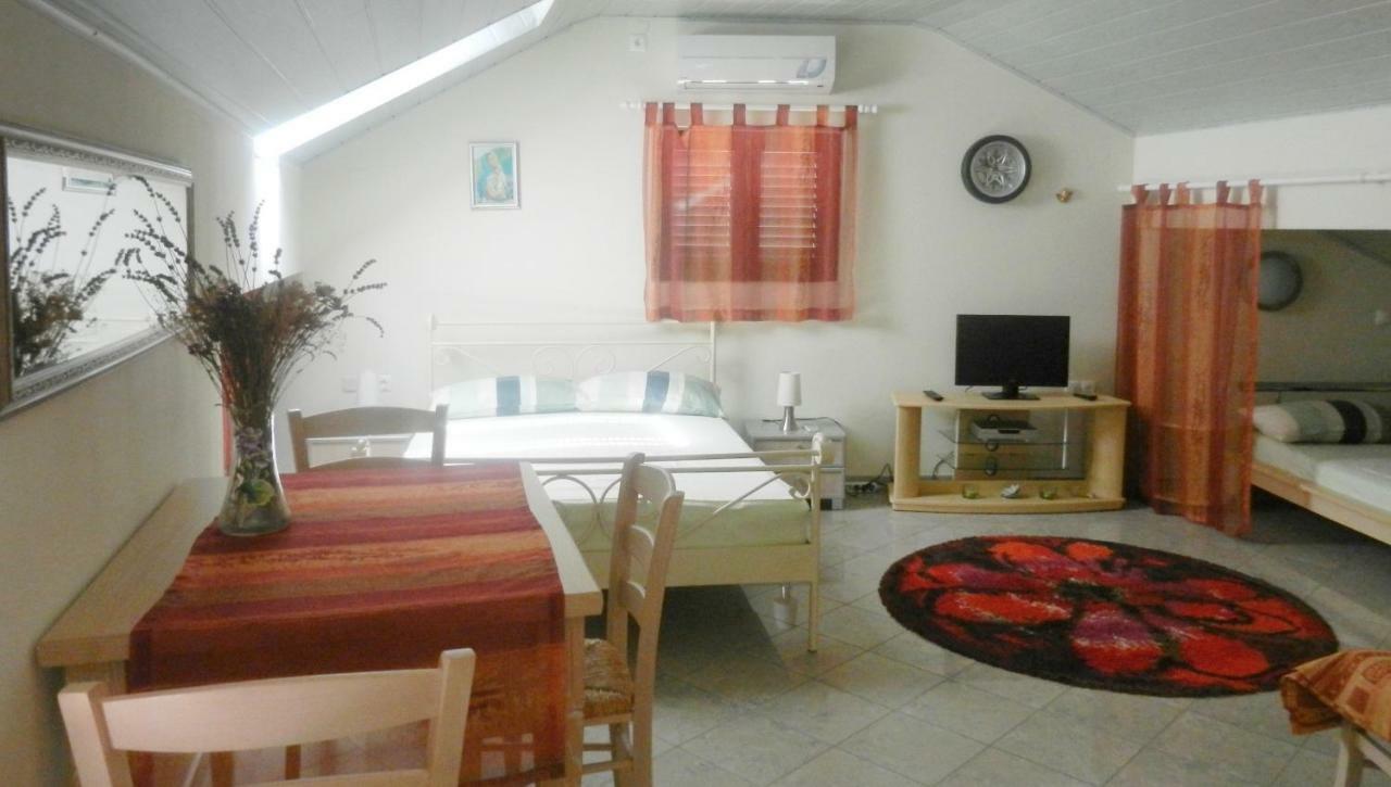 Apartments Jozefina Crikvenica Exterior foto